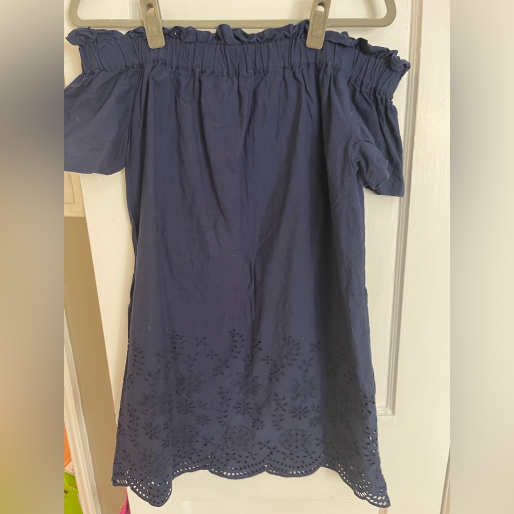 Vineyard Vines Navy size small off the shoulder lace detail dress